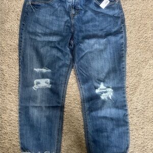 Old Navy mid rise distressed boyfriend straight jeans size 14 NWT